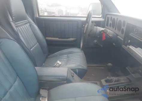 1985 Chevrolet Blazer S10 from USA, damaged, VIN 1G8CT18B2F8179646